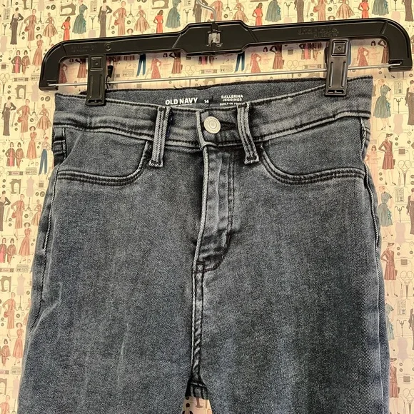 Old Navy Jeggings 🖤 - Picture 2 of 6